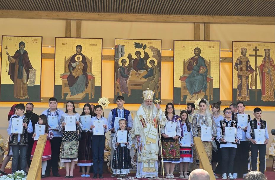 „Bucuria mărturisirii credinței. Centenarul Patriarhiei Române în aniversarea copiilor și tinerilor” „Bucuria mărturisirii credinței. Centenarul Patriarhiei Române în aniversarea copiilor și tinerilor”