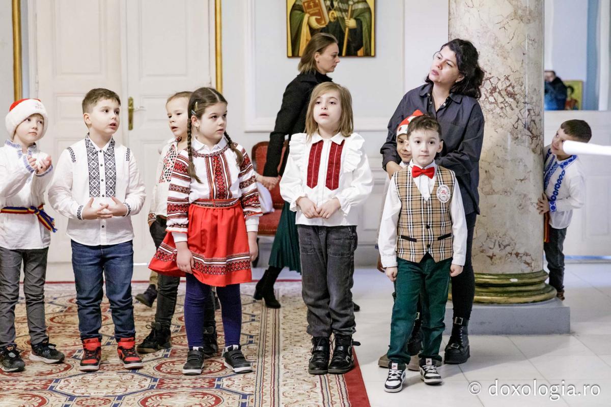 Școala Veronica Micle, Clasa 0 – Colindători la Reședința Mitropolitană 2024