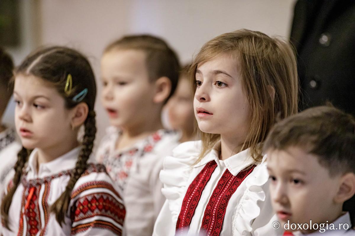 Școala Veronica Micle, Clasa 0 – Colindători la Reședința Mitropolitană 2024