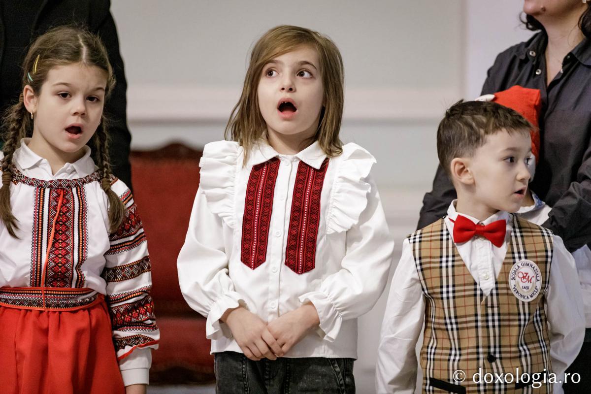 Școala Veronica Micle, Clasa 0 – Colindători la Reședința Mitropolitană 2024
